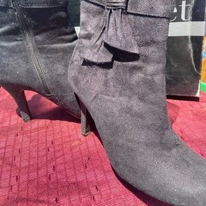 High heel boots